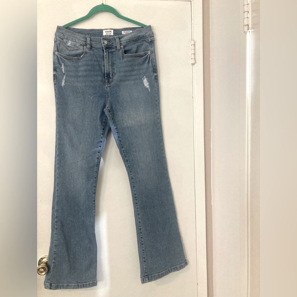 Kensie bootcut women’s jeans, size 10. New